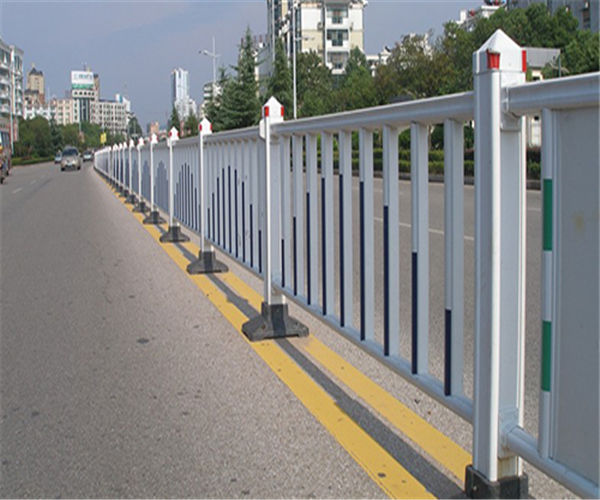 公路栏杆
